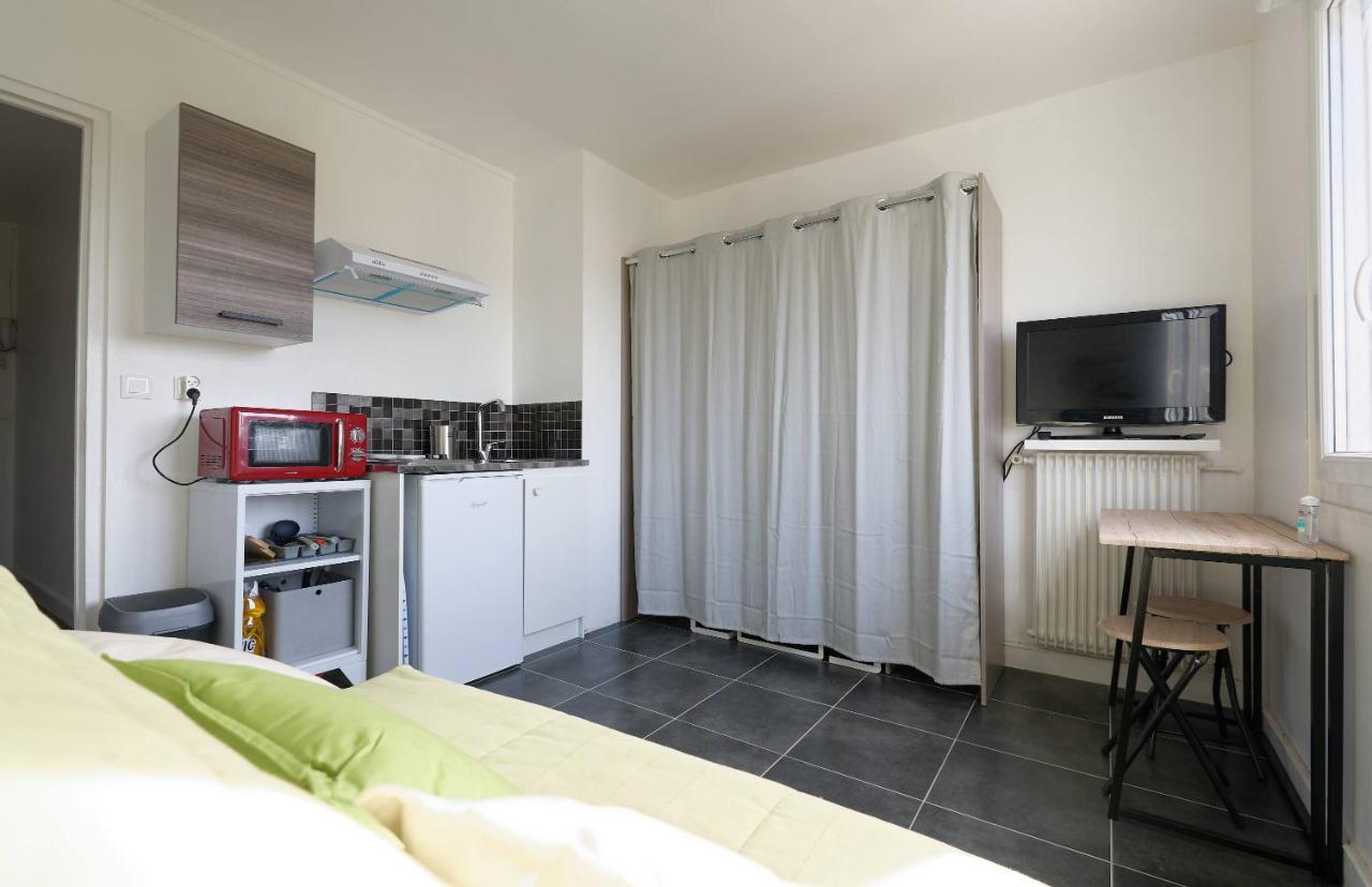 Studio A 300 Metres De La Gare Et 25 Minutes De Paris En Train Melun Luaran gambar