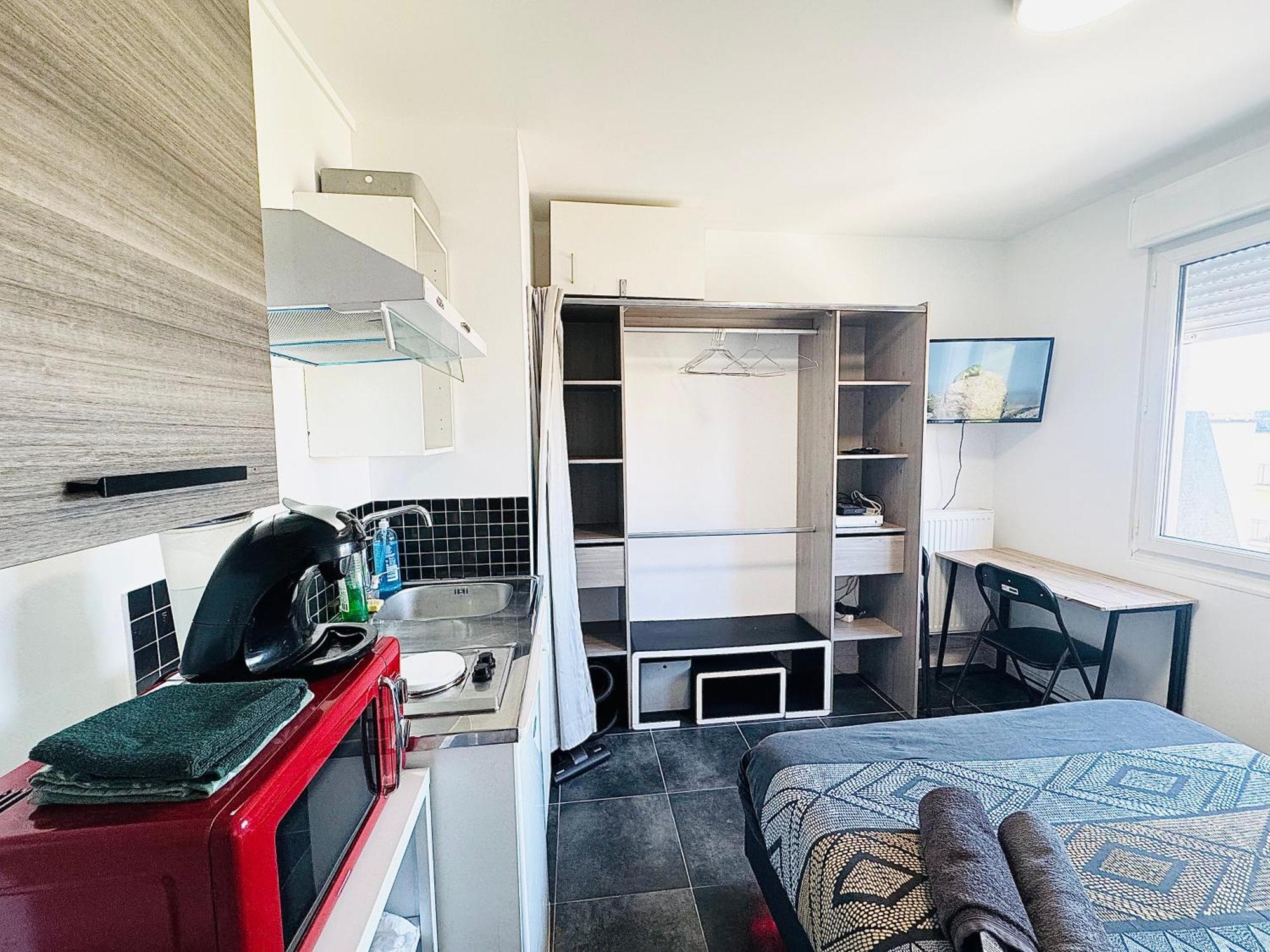 Studio A 300 Metres De La Gare Et 25 Minutes De Paris En Train Melun Luaran gambar