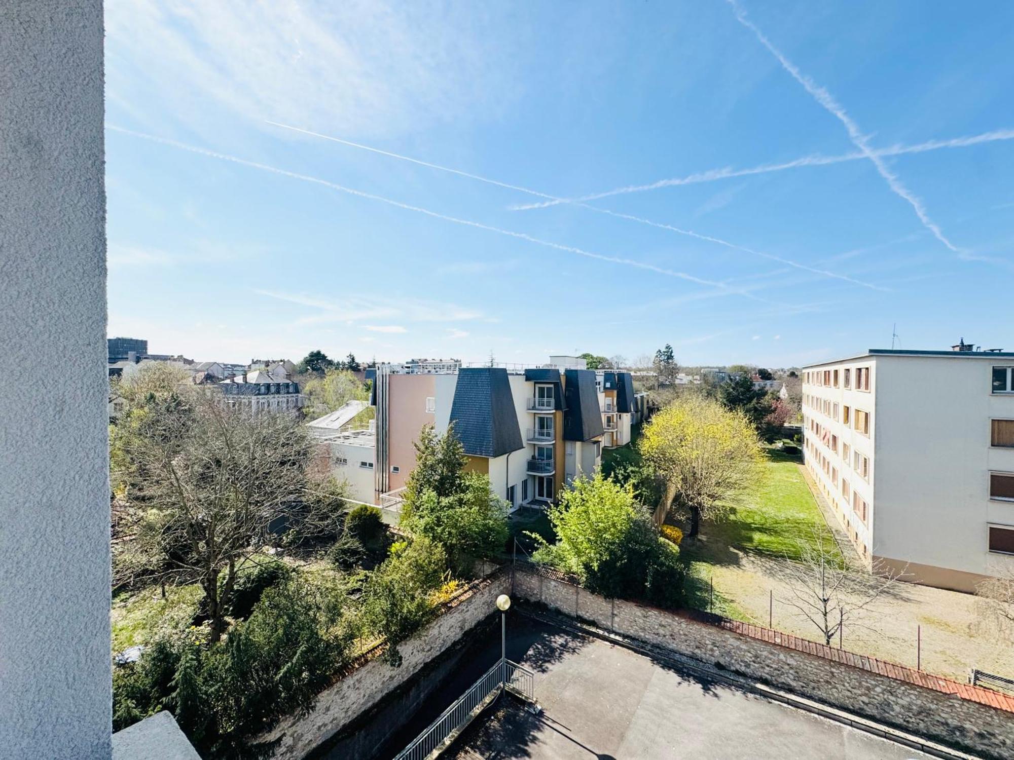 Studio A 300 Metres De La Gare Et 25 Minutes De Paris En Train Melun Luaran gambar